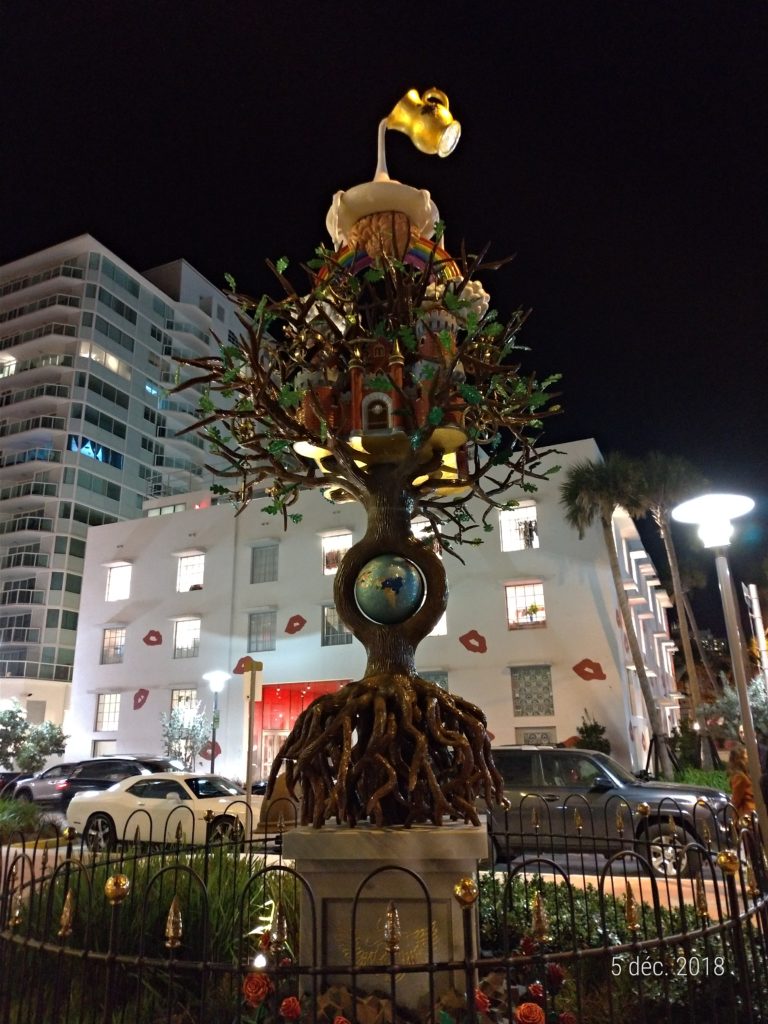 Statue de rue dans Miami Beach, Photo prise en soirée