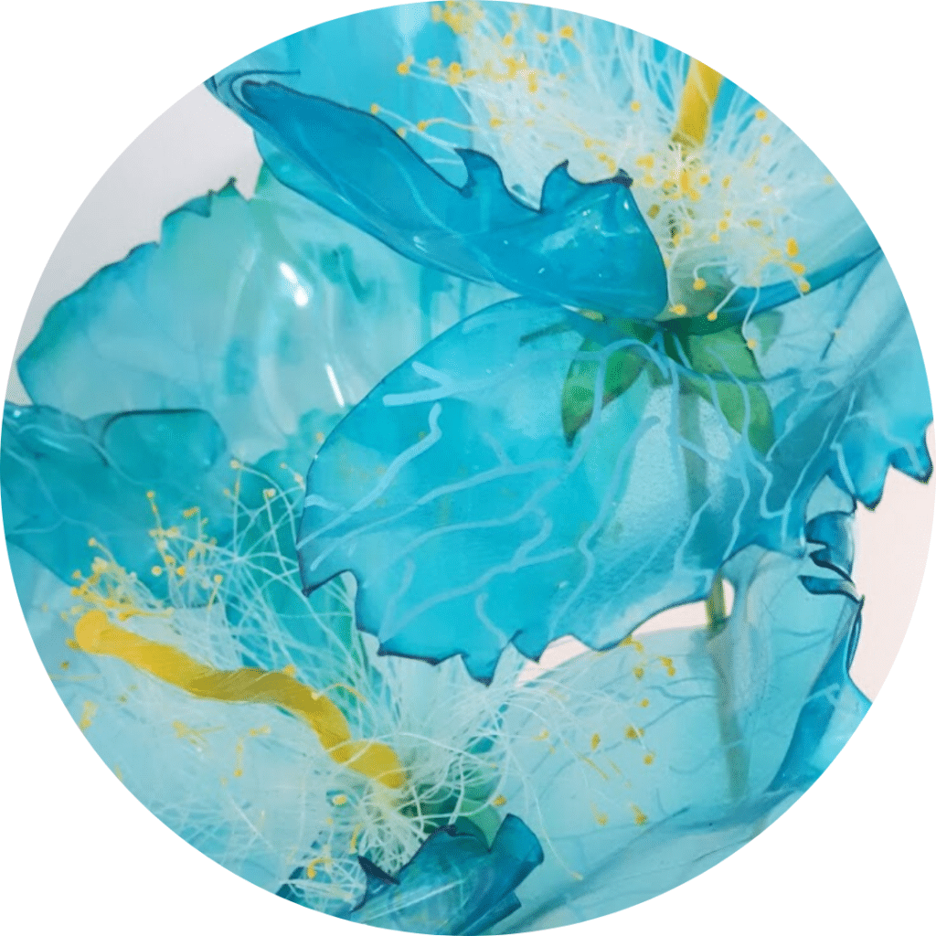Pavots réalisé à partir de matériaux de recyclage, par l'artiste upcycling Renaissance