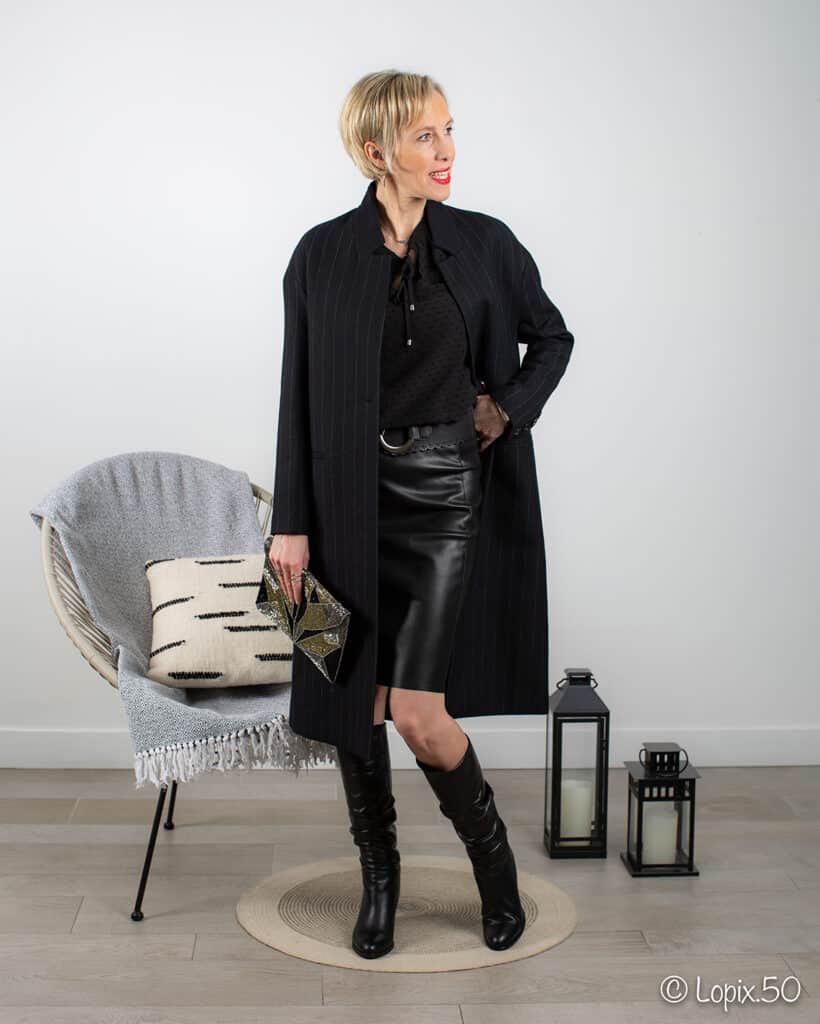 Look élégant d'Absolutly femme, avec une pochette à paillettes