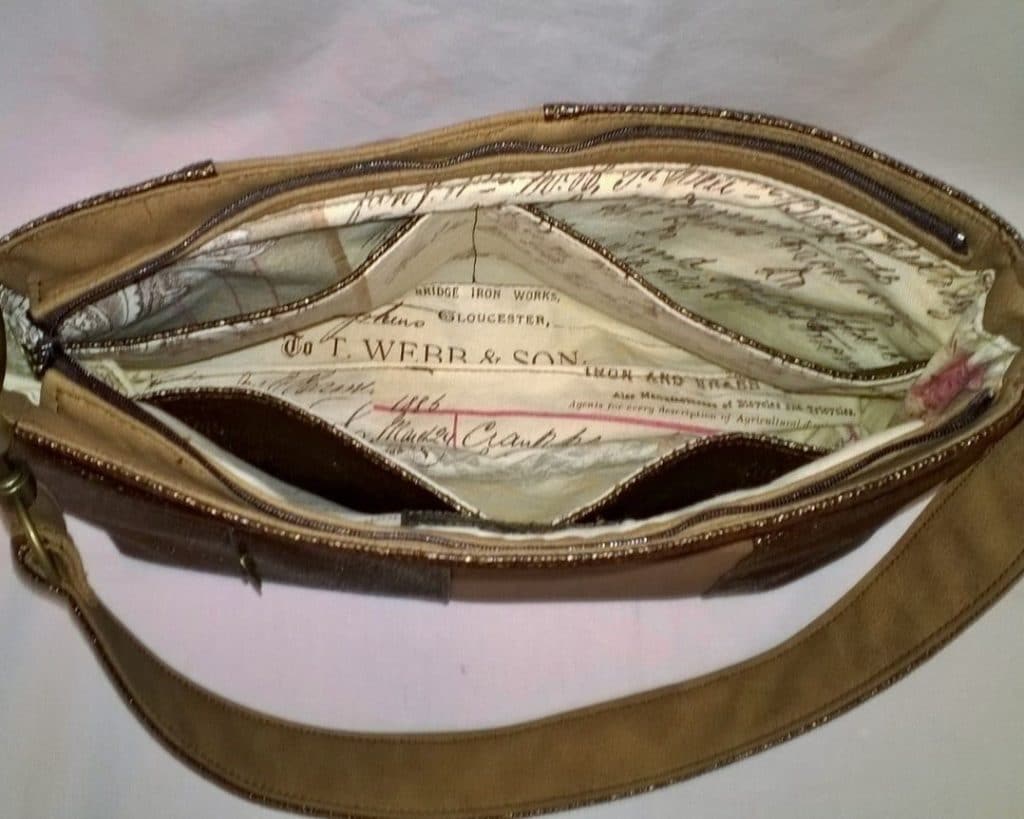 Intérieur de sac à main beige, mes 3 plus belles réussites sur le Web