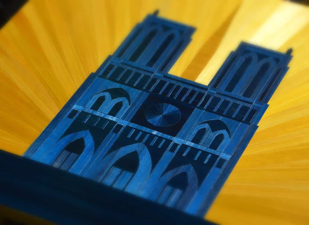 Challenge élégance et créativité avec la couleur bleue, dignement relevé par Esprit Paille et la cathédrale de Notre Dame